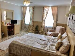 Отель Hotel Anhea Велико-Тырново Стандартный номер с кроватью размера "queen-size"-1